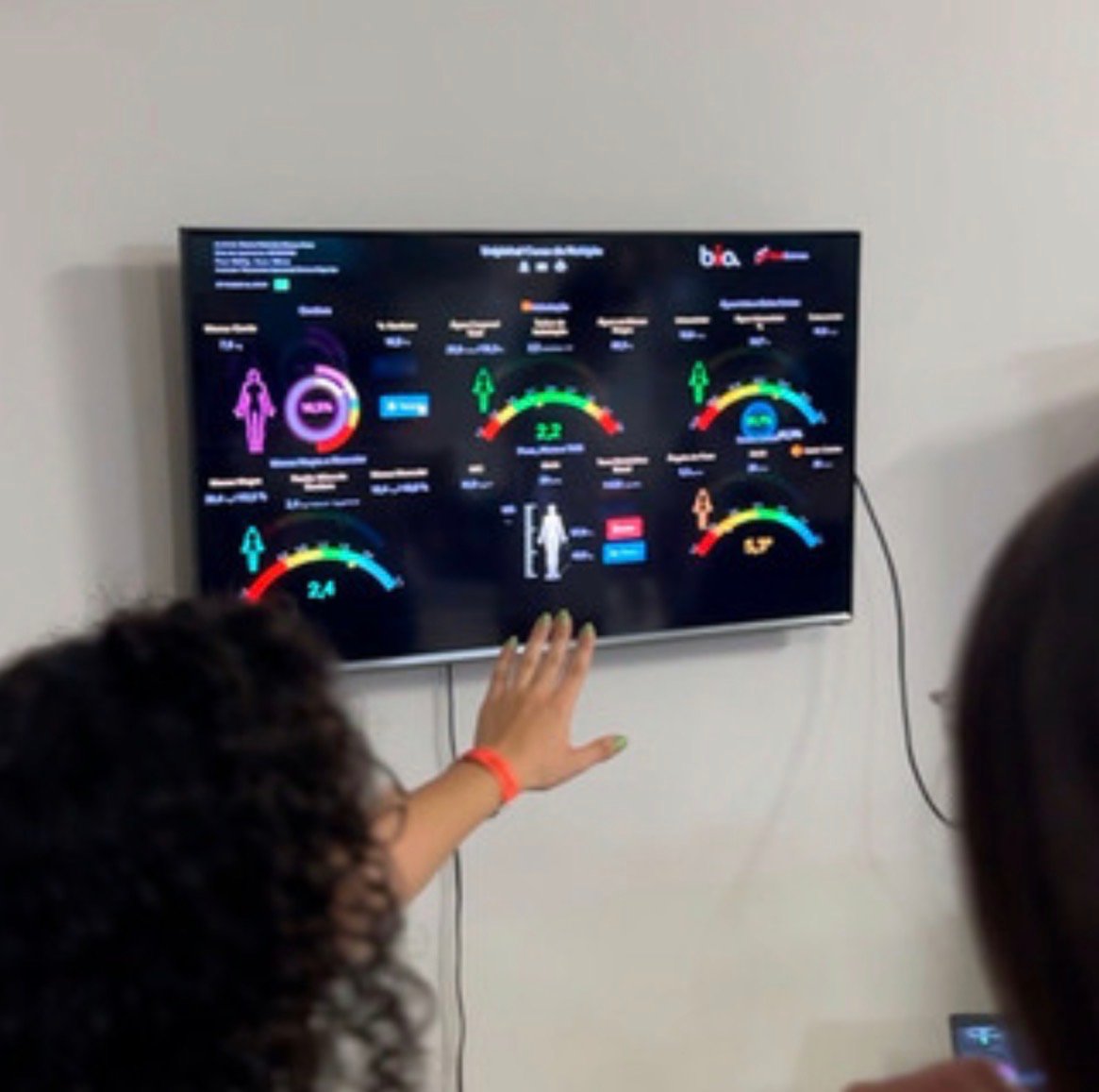 Bioimpedância — relatório detalhado em tela